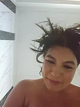 Pretty_Julieta webcam
