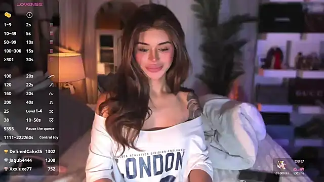 ParisianDoll webcam