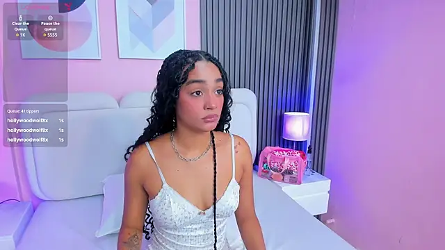 Clawdeen__wolf webcam