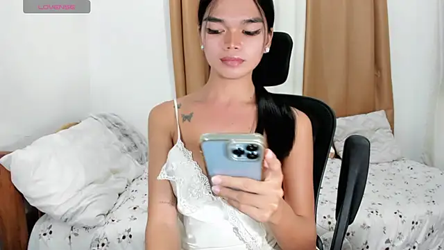 kendall_petite18 Live Web Cam Show