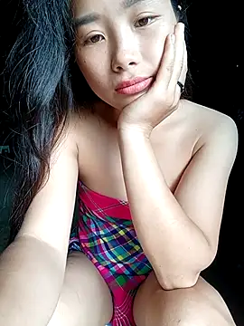 HeresThuy22 Live Web Cam Show