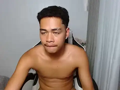 curlyasian_njxx webcam