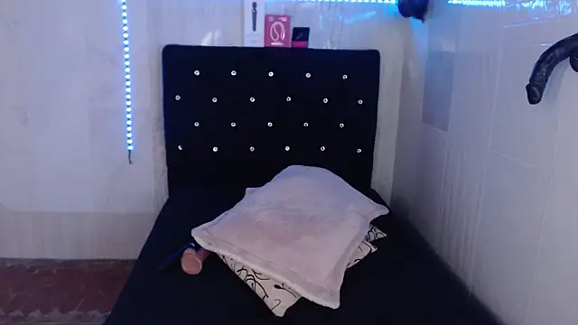 Jeilou live cam on StripChat