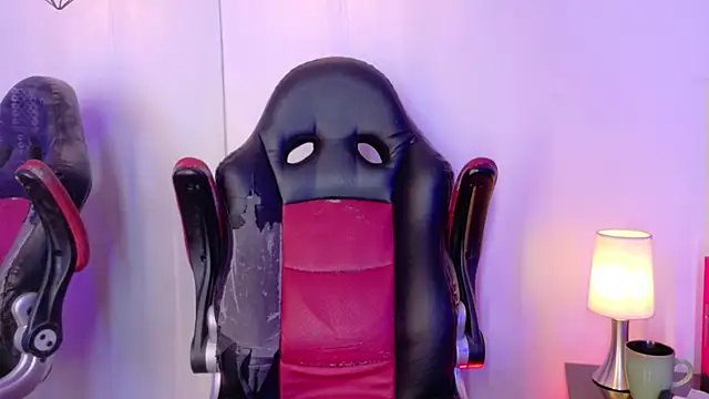 חדר צ'אט בשידור חי של Rayden_Boy
