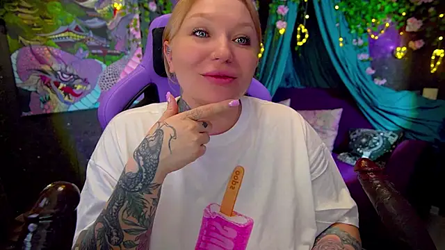 BlackedBarbie webcam