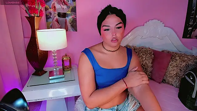 Maia_Hotts webcam
