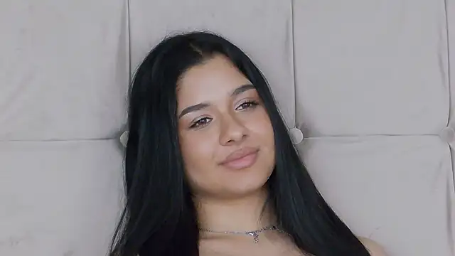 MissNaomiBelle webcam