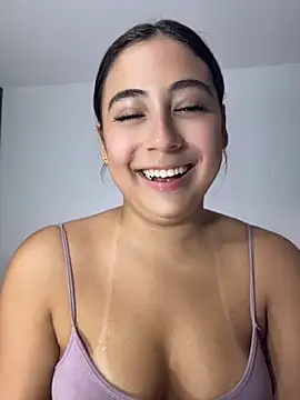 MelodyRey__ webcam