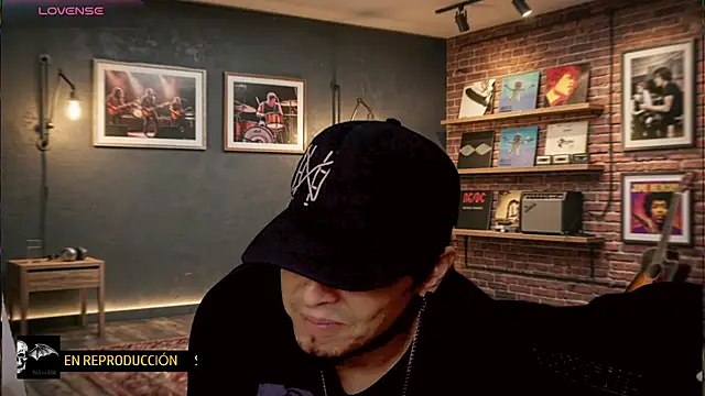 chino_roz webcam