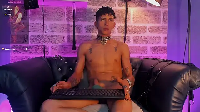Maximoking26 webcam