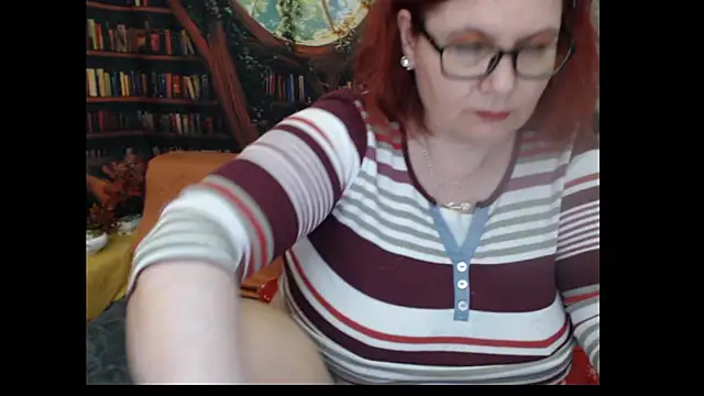PlayfullMature webcam