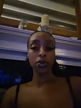 Hazel_Dollxx webcam