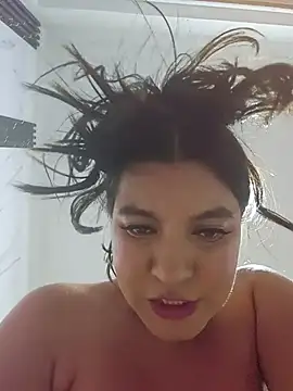 Pretty_Julieta webcam