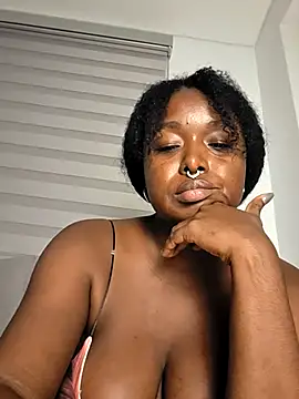 TanishaEvans webcam