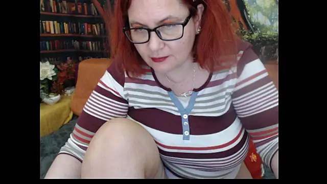 PlayfullMature webcam