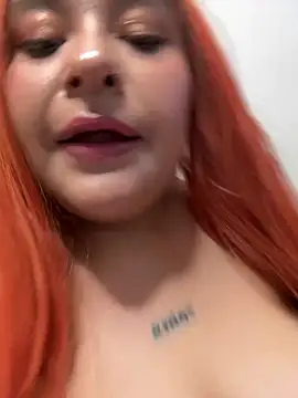 Nailealipsglossy webcam