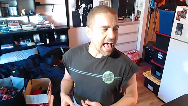 Daddy_Werewolf webcam