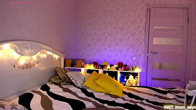 LillyMoure_ webcam