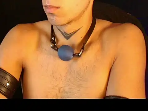 dark_men1 webcam