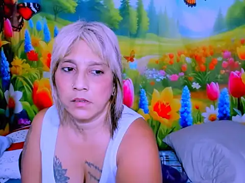 indianroxy webcam