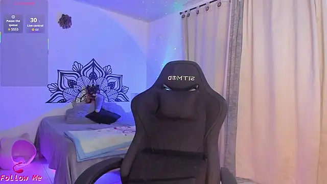 LouaneBourVip webcam