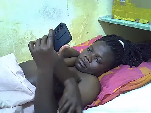 Ebony_cuttiey webcam