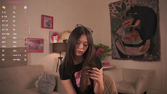 JanelBitther webcam