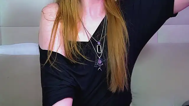 AgataFoxley webcam