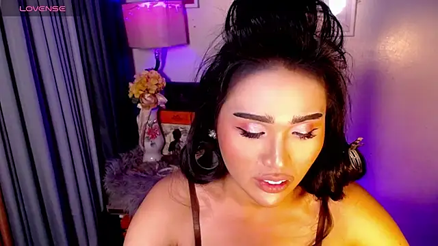 urmidnightcravingsxx webcam