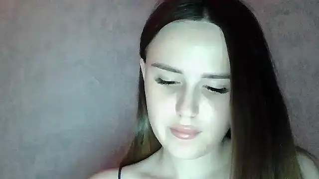 SweetLoraa webcam