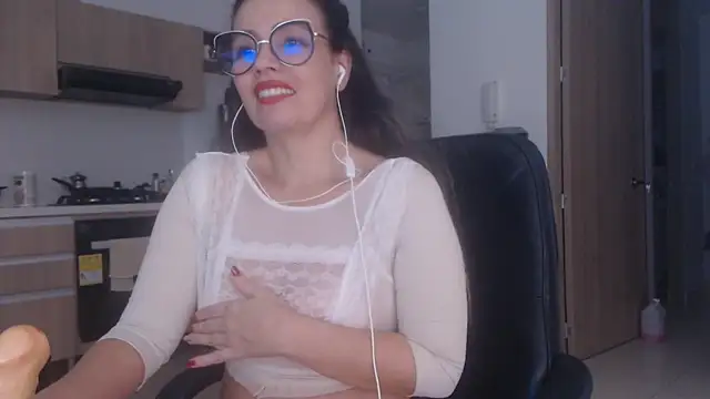 LovePaula webcam