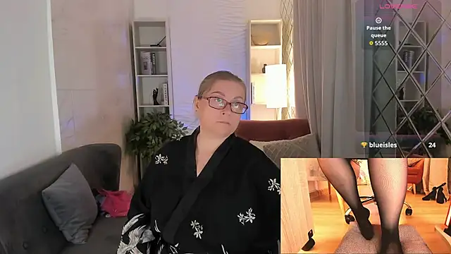 Alexandra_Kind webcam