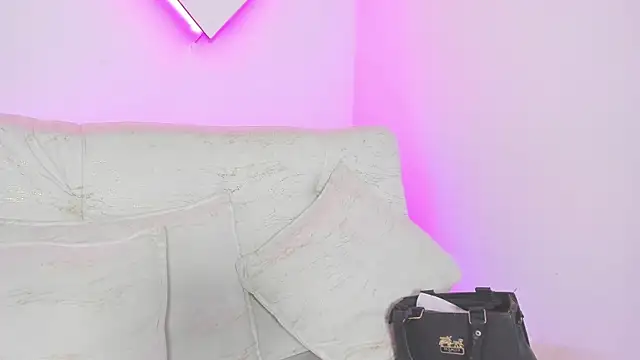 LiaCampbell_ webcam