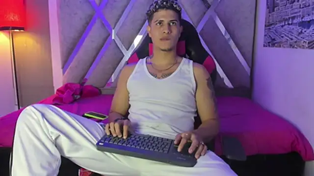 dominic_connor webcam