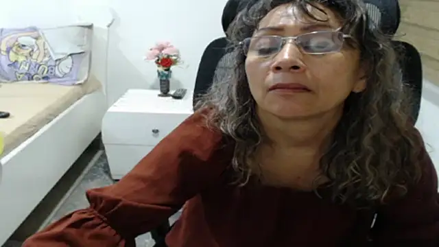 jesy_hot latina big ass model