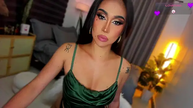 UrSluttyGoddess webcam