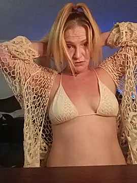 Goldenndoll webcam