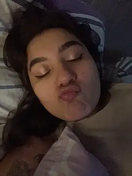 yessi_rose webcam