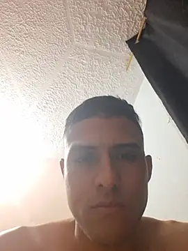 andycalis_97 webcam