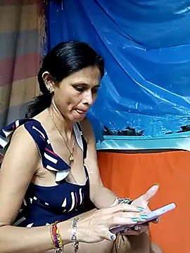 yuliitza4 webcam