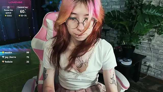 Alice_Nyx webcam