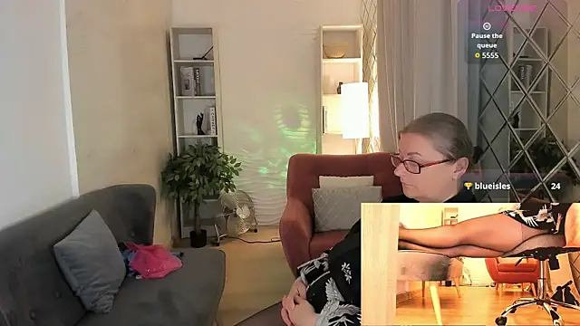 Alexandra_Kind webcam