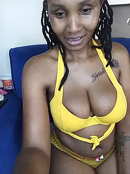 Suckmysweetboobs webcam