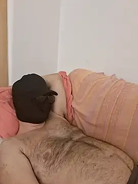 GreekDaddyBearFeet webcam
