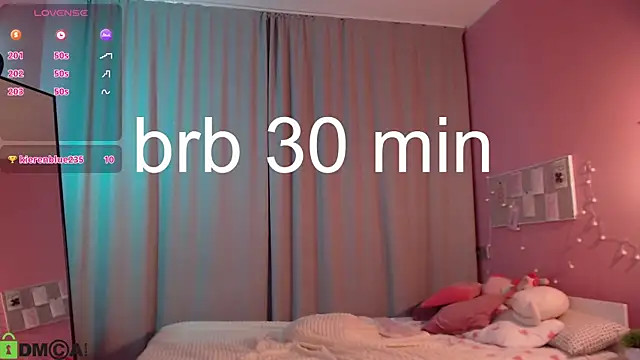 Adria_Arjona webcam