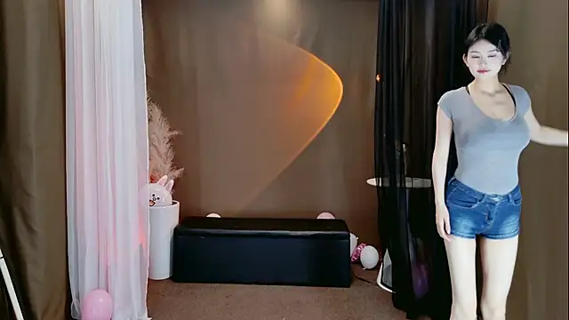 Banana-Milk69 webcam