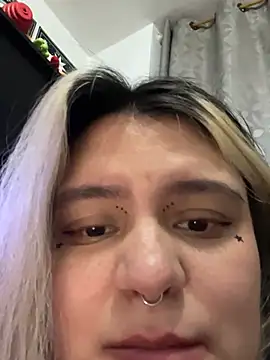 NaylaVelvet webcam