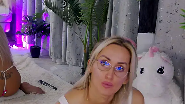 IsabelleEthan webcam