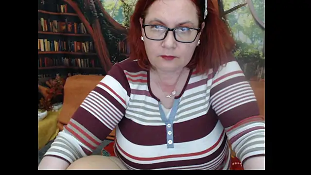 PlayfullMature webcam