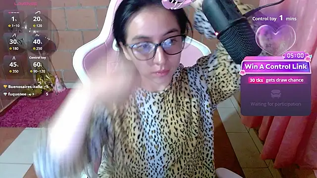 Maggie_Fox3 live cam on StripChat